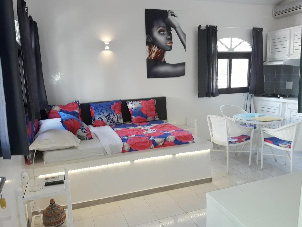 Studio Lipstick Saly Portudal Extérieur photo